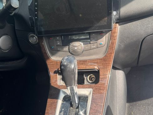 Used 2013 Nissan Sentra SL w/ Leather Pkg image 9