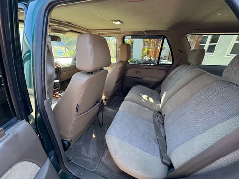 Used 2000 Toyota 4Runner SR5 RWD image 13