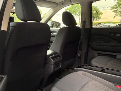 Used 2022 Nissan Pathfinder SV w/ SV Premium Package