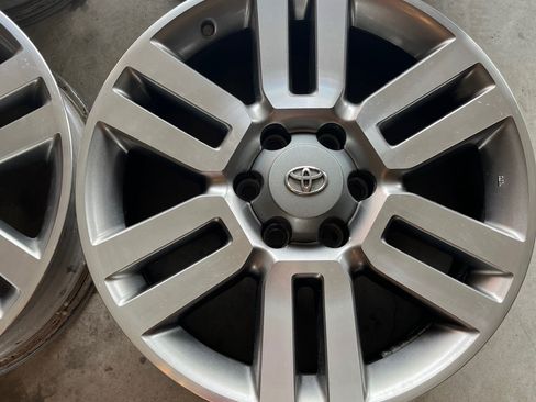 Used 2010 Toyota 4Runner Limited image 31