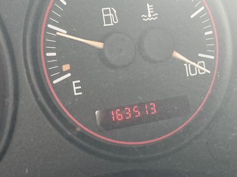 Used 2004 Pontiac Montana w/ Climate Package image 5