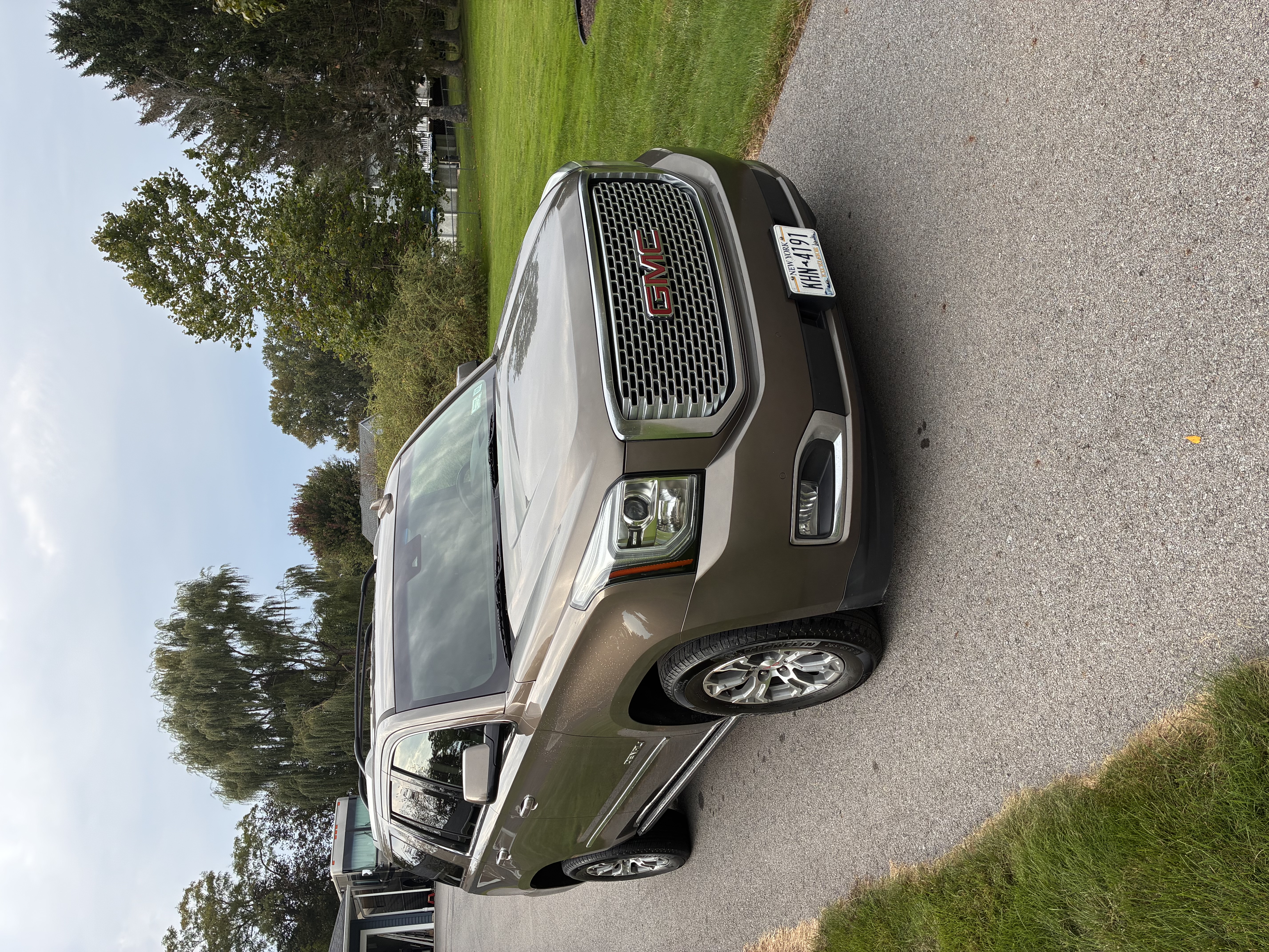Used 2016 GMC Yukon Denali w/ Open Road Package AWD/4WD image 1