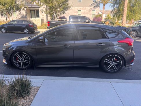 Used 2015 Ford Focus ST FWD image 10