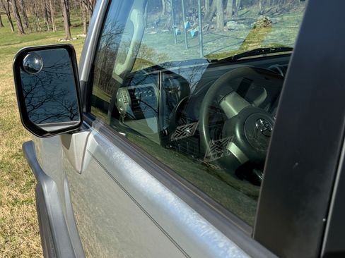 Used 2007 Toyota FJ Cruiser Sport Utility 2D image 14