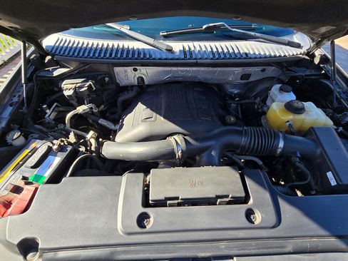 Used 2015 Ford Expedition EL XLT w/ Equipment Group 202A image 15