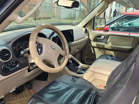 Used 2004 Ford Expedition Eddie Bauer image 8