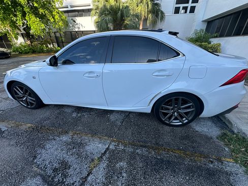 Used 2019 Lexus IS 300 F Sport w/ F Sport Package RWD image 4