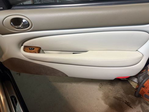 Used 2002 Jaguar XK8 Convertible RWD image 14