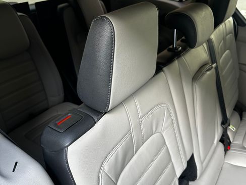 Used 2022 Ford Transit Connect XLT w/ XLT Premium Package image 4