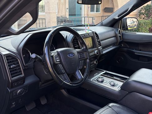 Used 2019 Ford Expedition Limited w/ Special Edition Package image 9