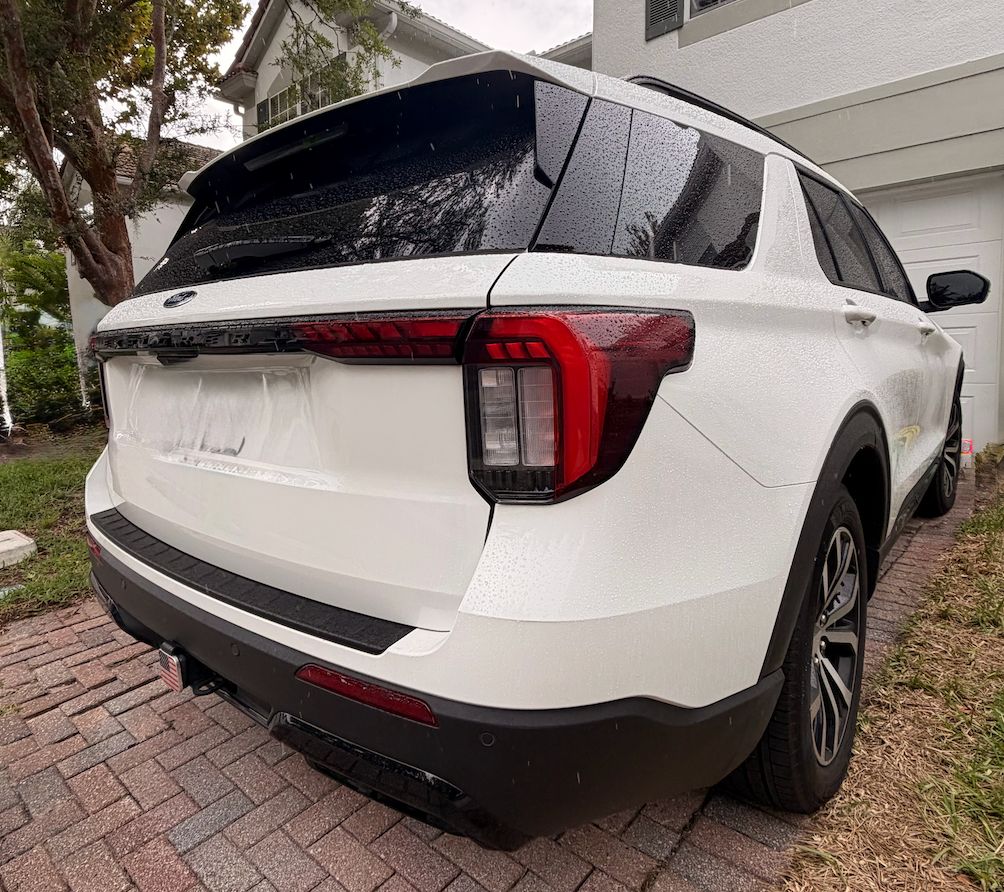 Used 2025 Ford Explorer ST-Line RWD image 8