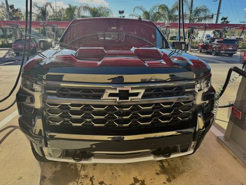 Used 2025 Chevrolet Silverado 1500 ZR2 w/ Dark Appearance Package image 5