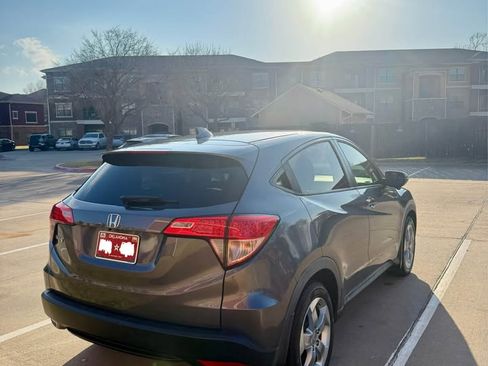 Used 2016 Honda HR-V EX image 9