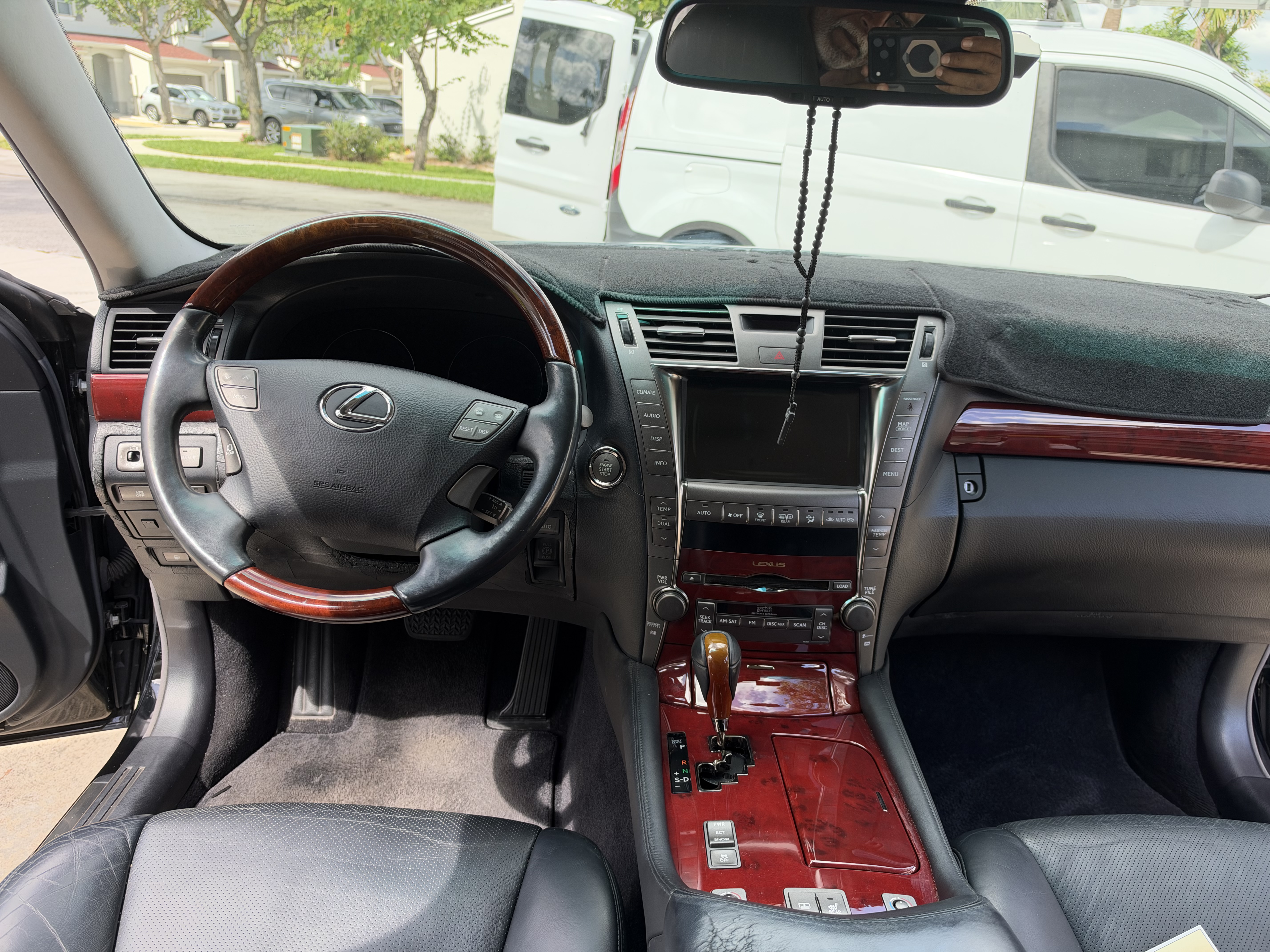 Used 2008 Lexus LS 460 RWD image 31