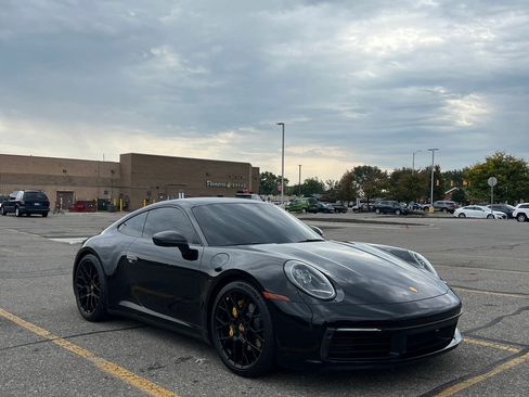 Used 2022 Porsche 911 Carrera 4 AWD/4WD image 1