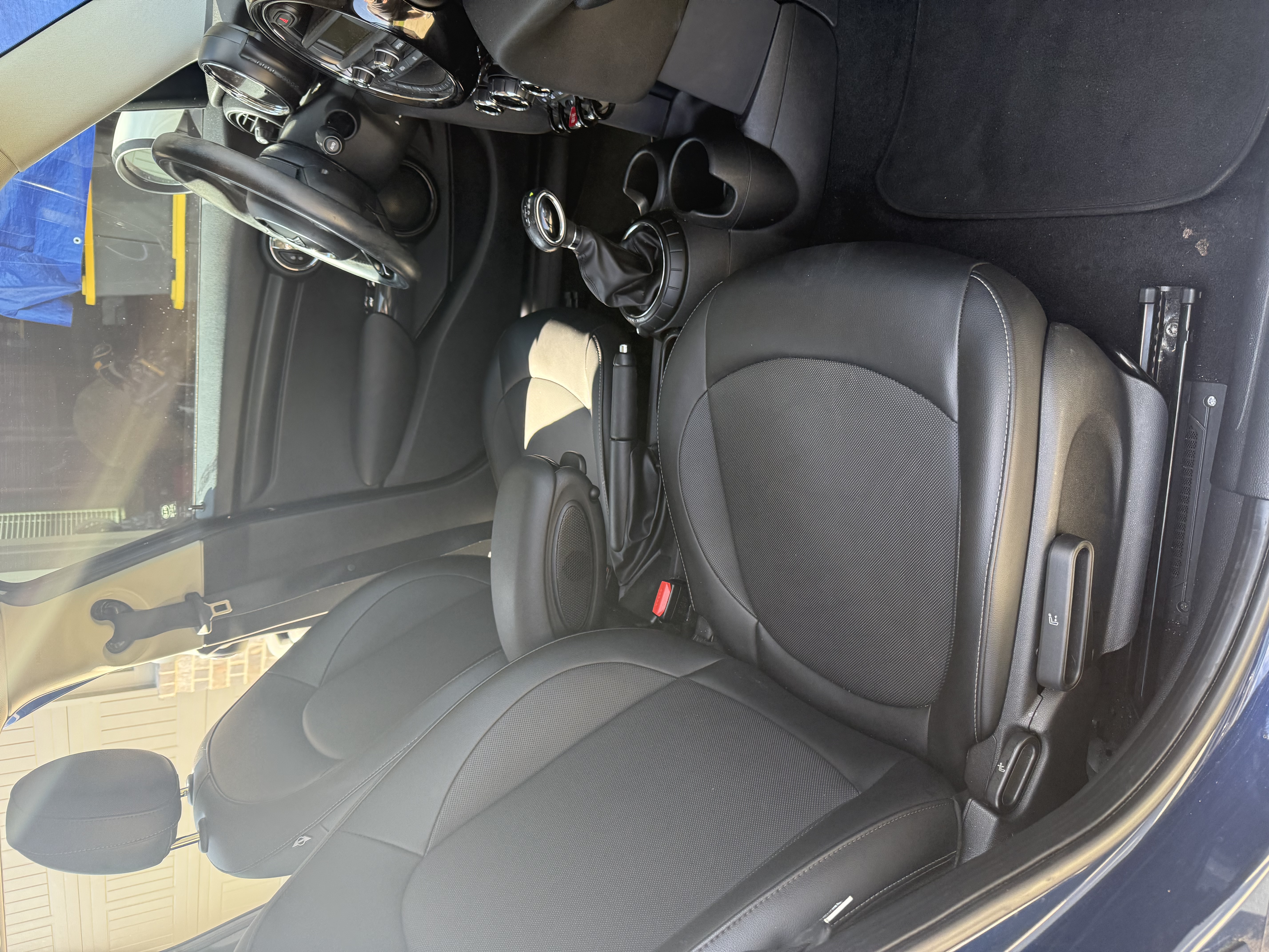 Used 2015 MINI Cooper 4-Door Hardtop FWD image 6