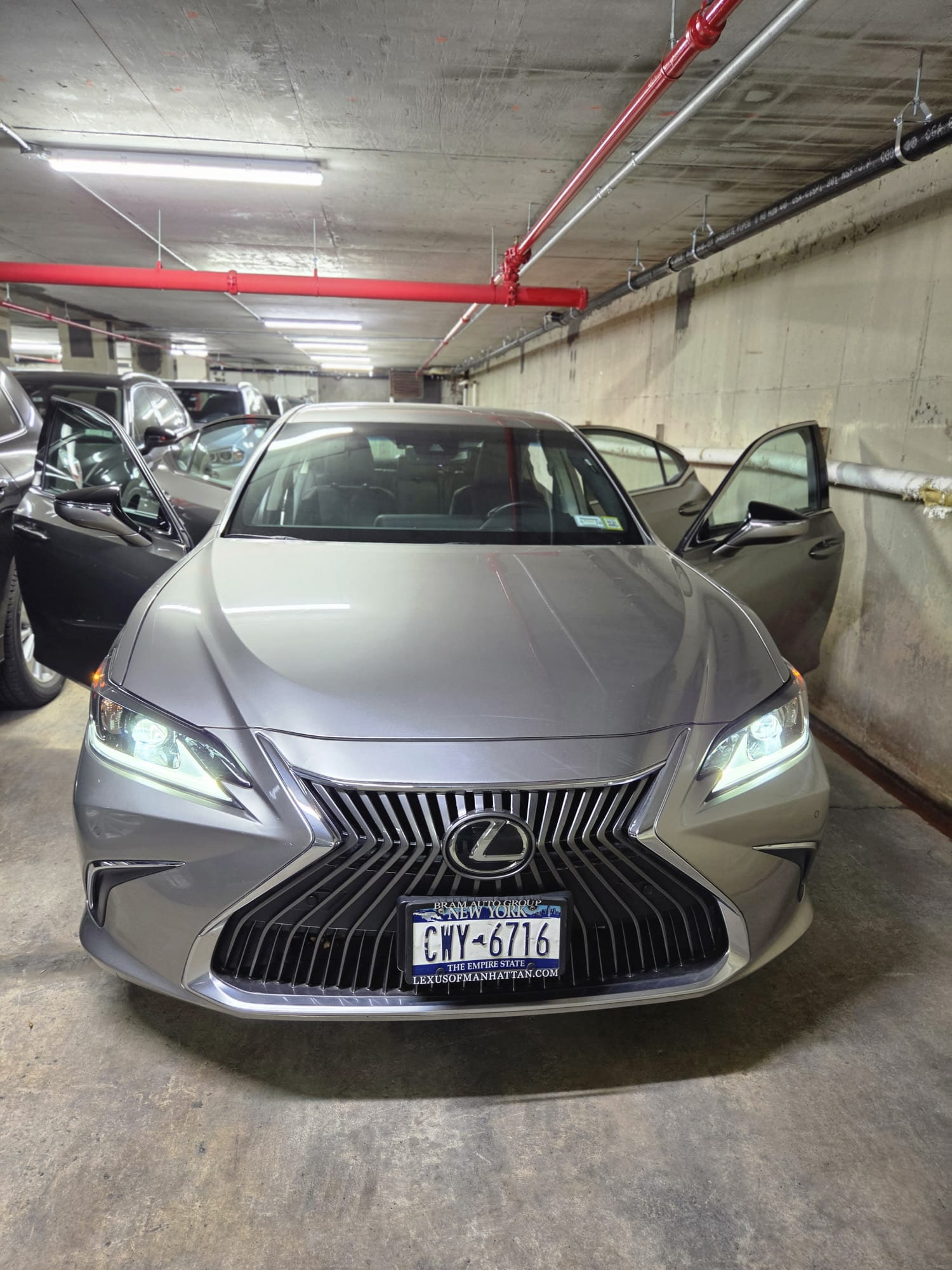 Used 2020 Lexus ES 350 w/ Premium Package FWD image 2