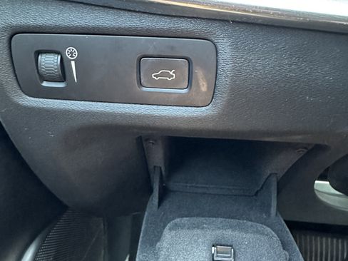 Used 2017 Volvo S90 T6 Inscription w/ Vision Package image 23