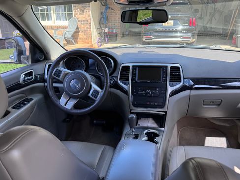 Used 2013 Jeep Grand Cherokee Laredo image 6