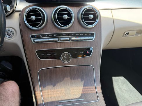 Used 2019 Mercedes-Benz C 300 Sedan image 5