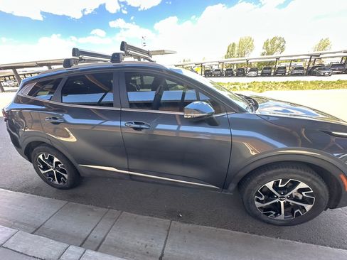 Used 2023 Kia Sportage EX AWD/4WD image 1