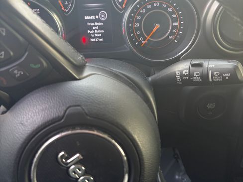 Used 2018 Jeep Wrangler Sport image 16