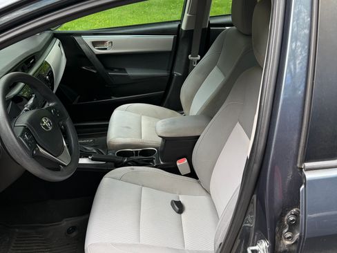 Used 2015 Toyota Corolla LE FWD image 5