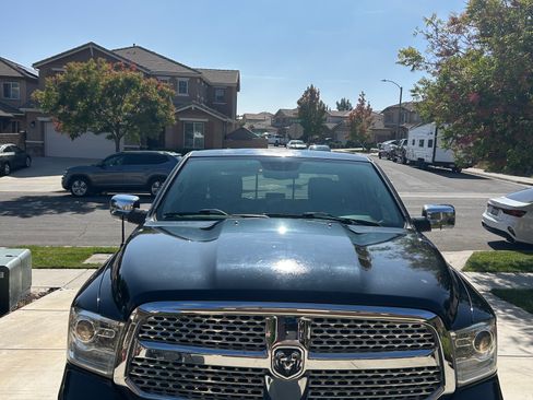 Used 2015 RAM 1500 Laramie w/ Convenience Group image 8