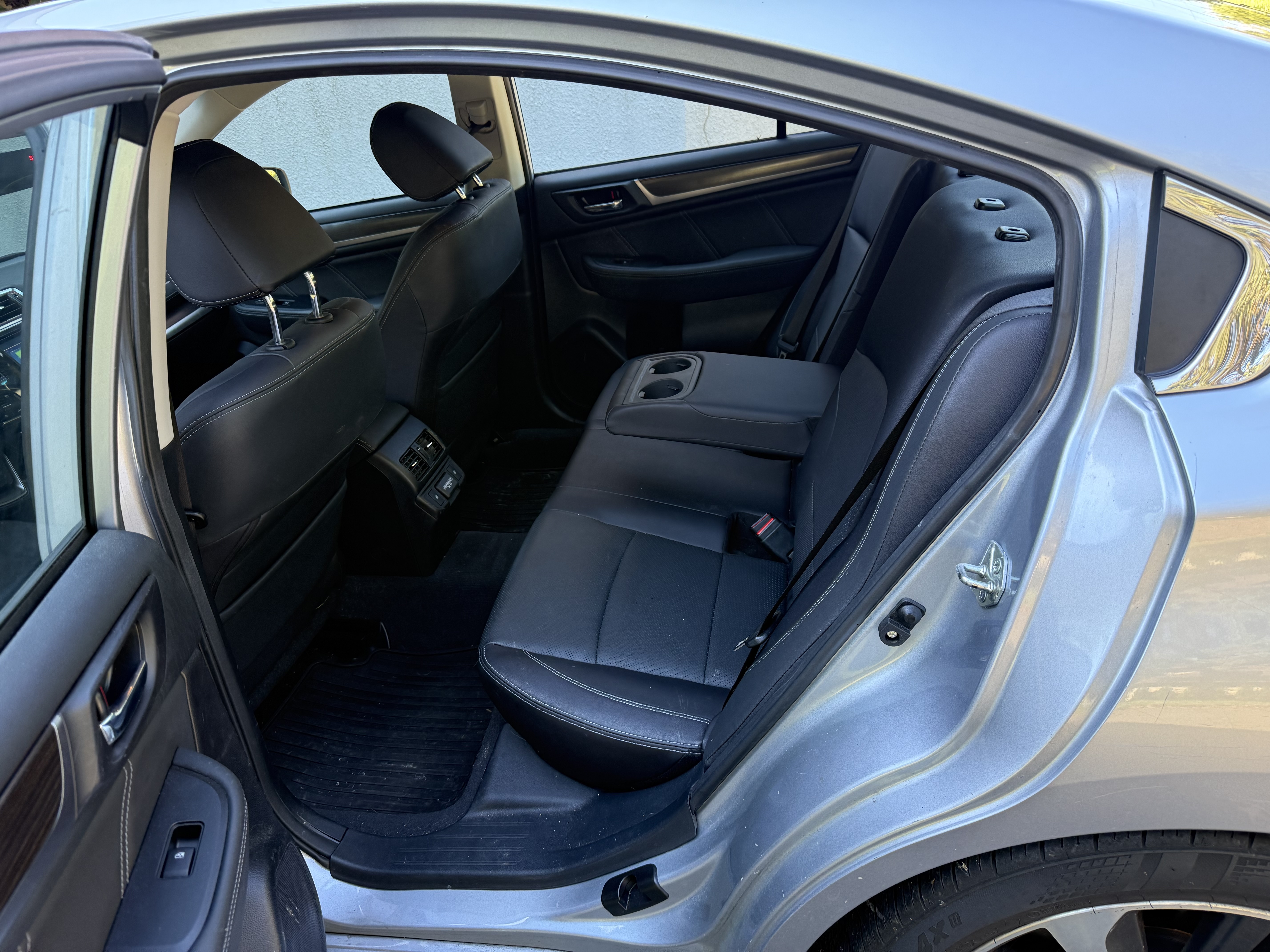 Used 2018 Subaru Legacy 3.6R Limited AWD/4WD image 10