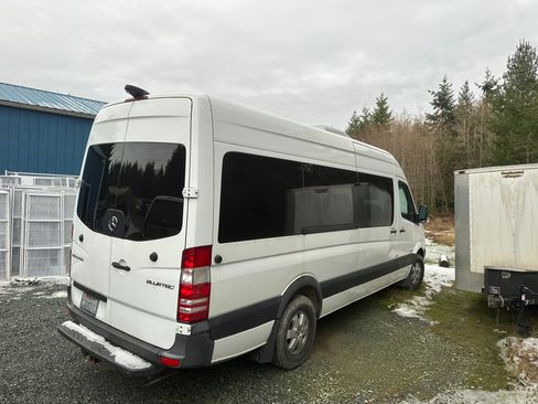 Used 2015 Mercedes-Benz Sprinter 2500 image 9