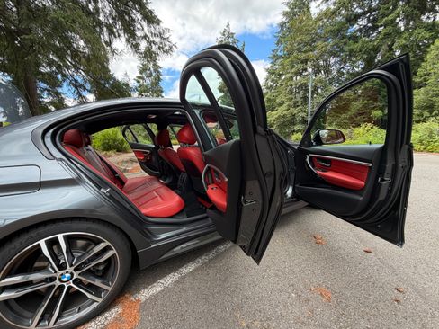 Used 2018 BMW 340i Sedan RWD image 19
