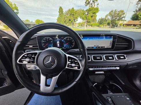 Used 2021 Mercedes-Benz GLS 450 4MATIC image 25