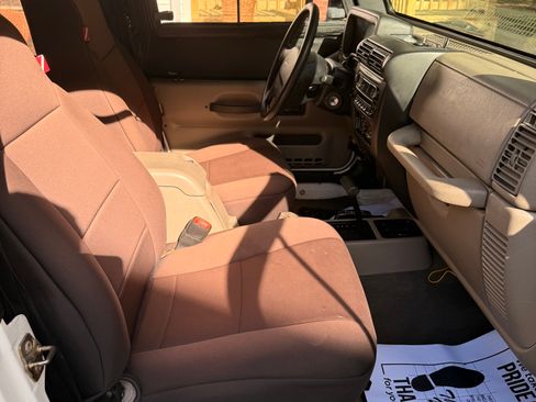 Used 2010 Jeep Wrangler Unlimited Sport AWD/4WD image 12