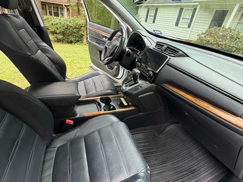 Used 2020 Honda CR-V Touring image 19