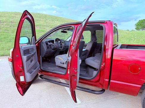 Used 2007 Dodge Ram 1500 Truck SLT image 5