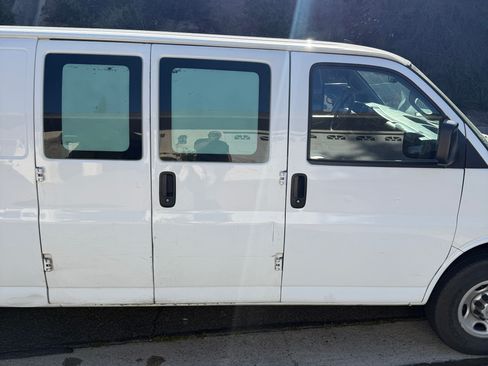 Used 2020 Chevrolet Express 2500 Extended w/ Driver Convenience Package RWD image 6