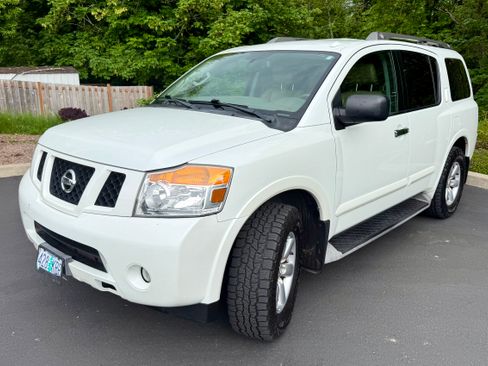 Used 2014 Nissan Armada SV AWD/4WD image 4