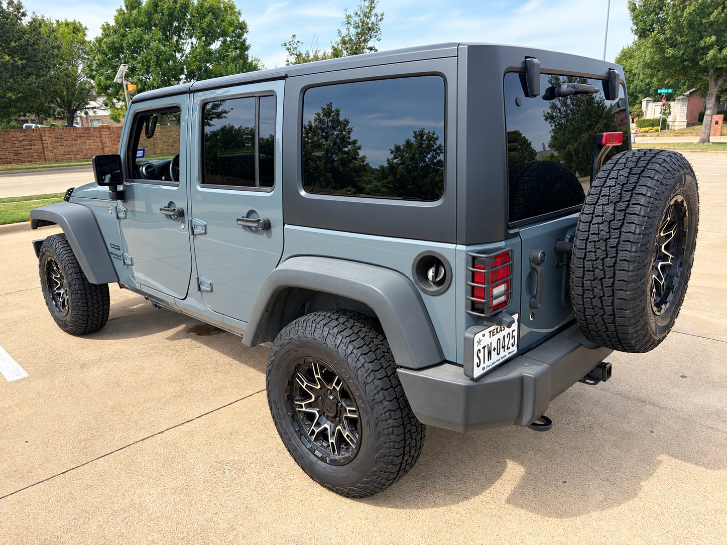 Used 2015 Jeep Wrangler Unlimited Sport w/ Quick Order Package 24S AWD/4WD image 1