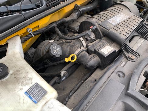 Used 2016 GMC Savana 3500 Extended image 8