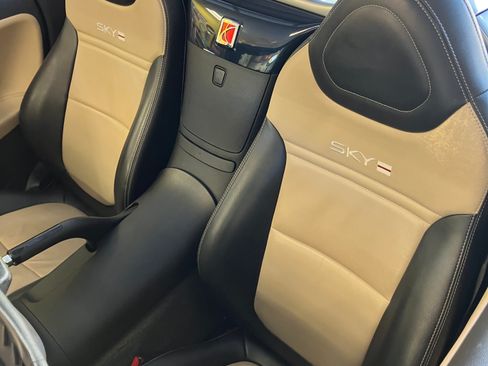 Used 2007 Saturn Sky Red Line image 9