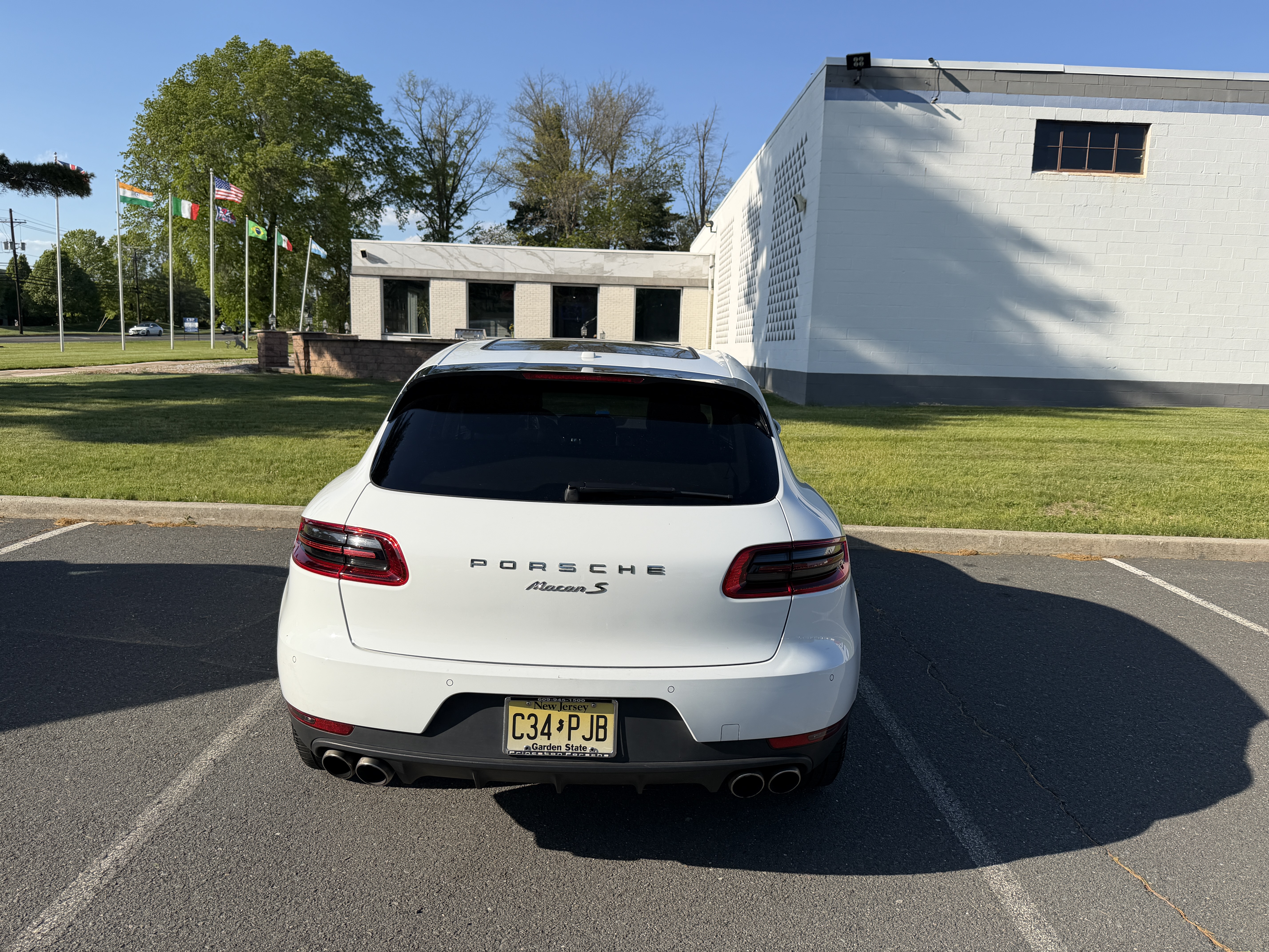 Used 2017 Porsche Macan S AWD/4WD image 2