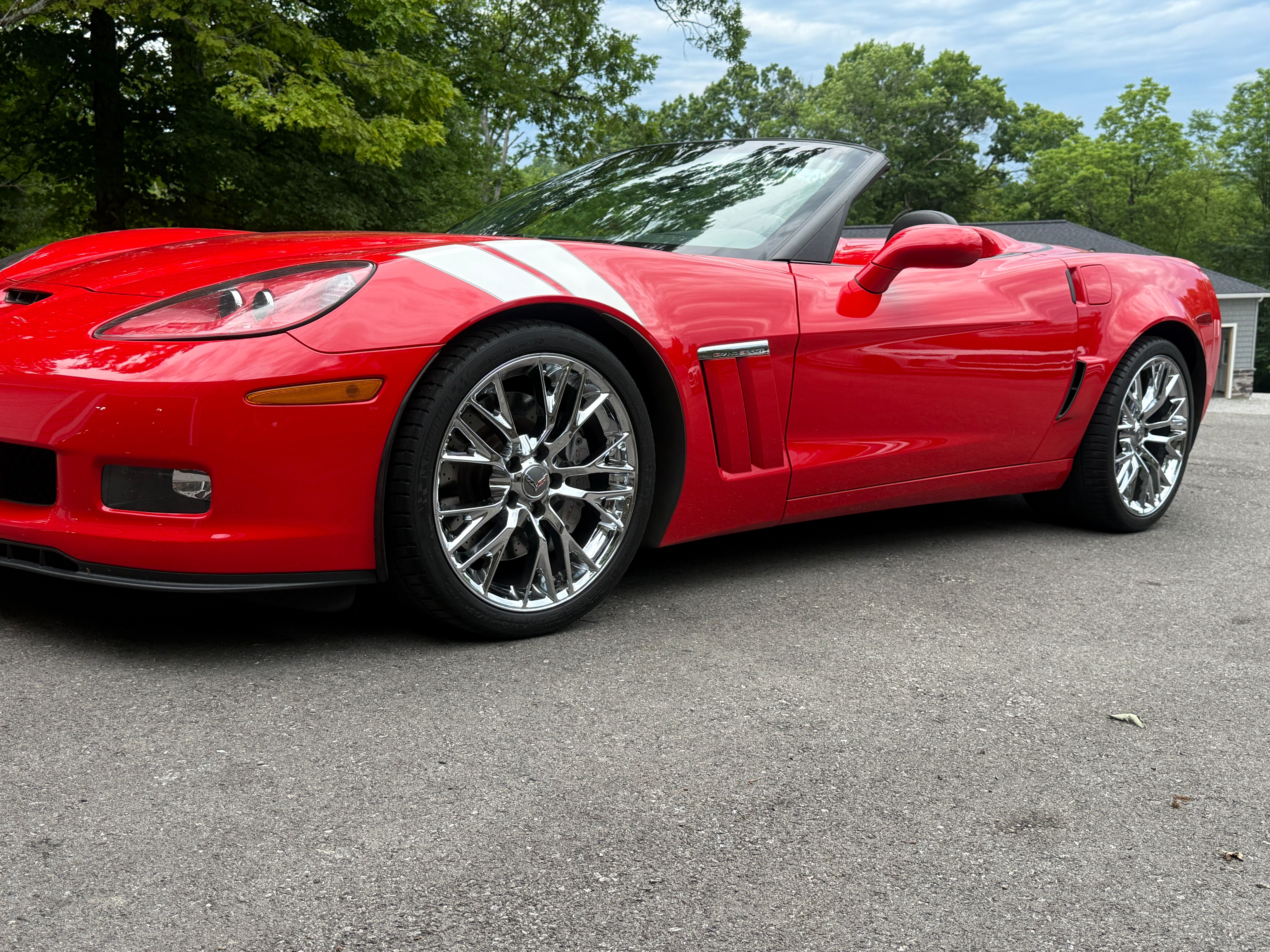 Used 2010 Chevrolet Corvette Grand Sport w/ Preferred Equipment Group RWD image 2