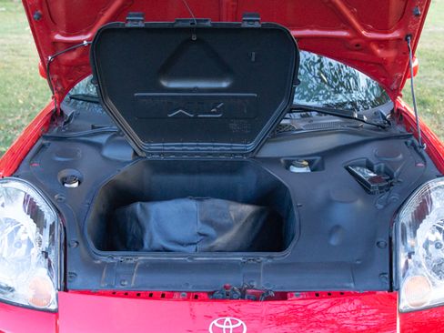 Used 2005 Toyota MR2 image 25