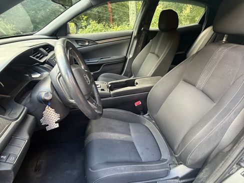 Used 2018 Honda Civic Sport image 11