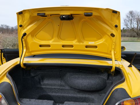 Used 2004 Honda S2000 image 8