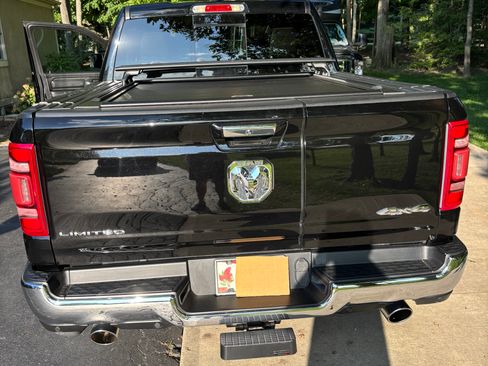 Used 2019 RAM 1500 Limited AWD/4WD image 11