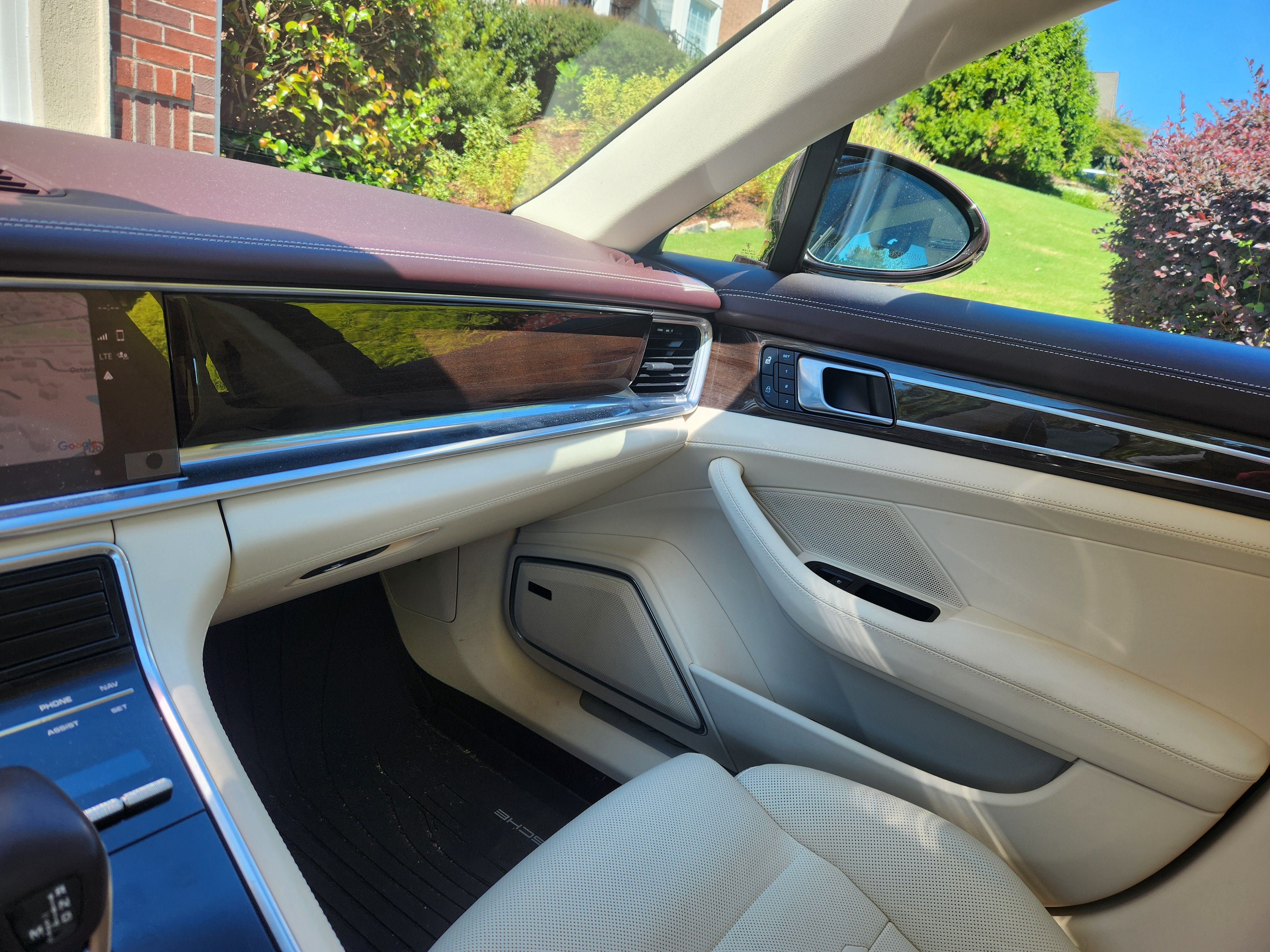 Used 2023 Porsche Panamera image 2