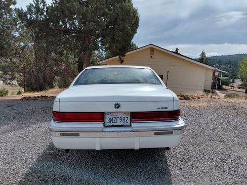 Used 1995 Buick Roadmaster Sedan image 6
