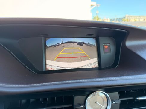 Used 2017 Lexus ES 350 w/ Luxury Package image 10