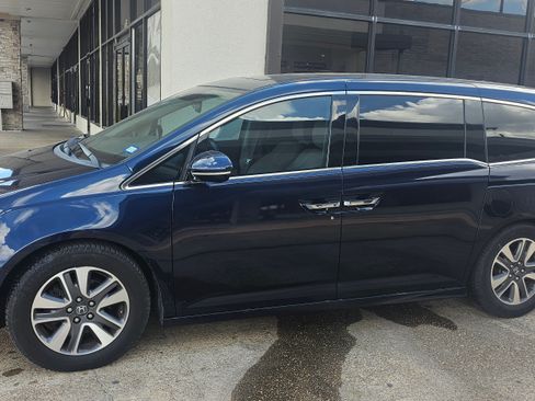 Used 2014 Honda Odyssey Touring Elite image 8